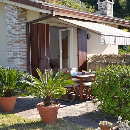 Casa Vacanze Mazurine10 Torri Del Benaco Esterno foto