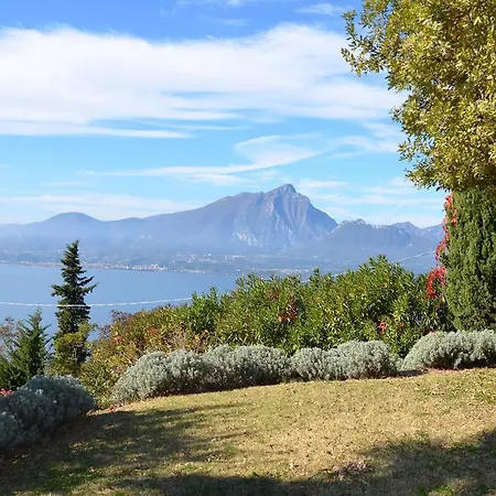 Casa Vacanze Mazurine10 Torri Del Benaco Esterno foto